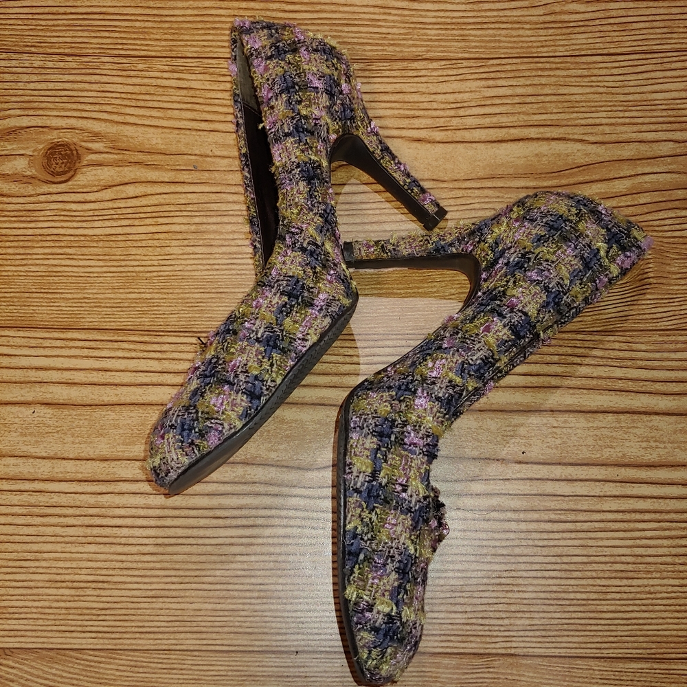 Amanda Smith Tweed Pumps. 6.        U14